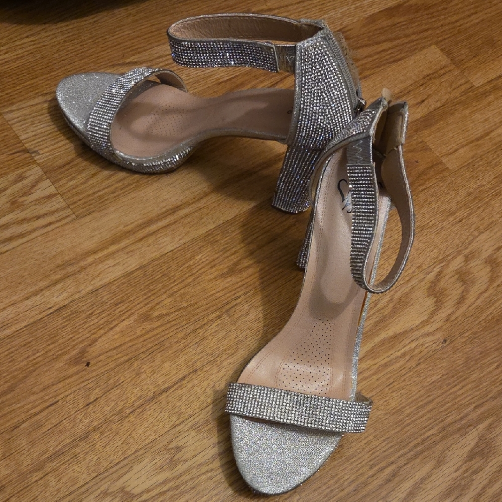 Elegant Silver Women's Sandals